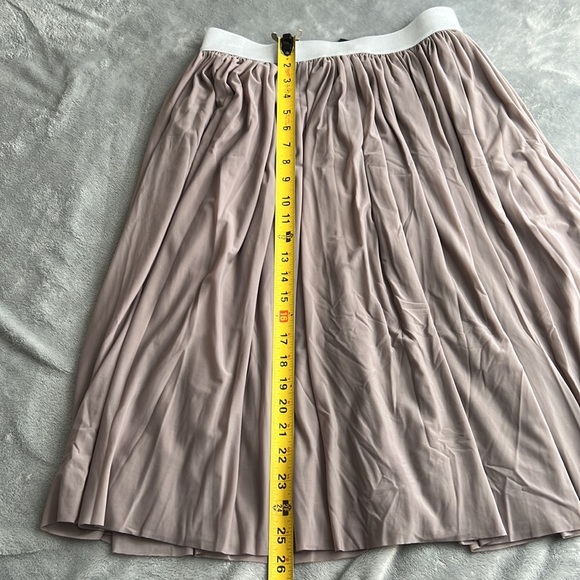 Rare Blackmilk Multi Layered Mesh Midi Skirt ~ LIMITED Size Medium - Picture 7 of 9